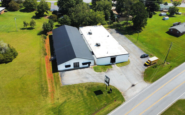 Pictures of Industrial, Office, Retail property located at 1017 Powdersville Rd, Easley, SC 29642 for sales - image #1