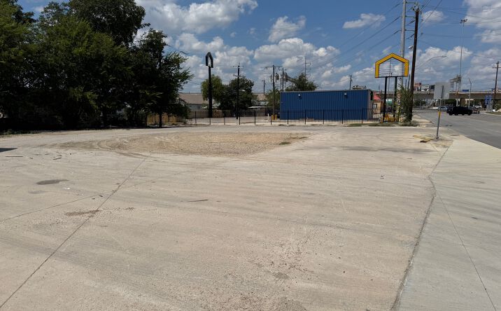 Pictures of Land property located at 2020 S Alamo St, San Antonio, TX 78204 for sales - image #1