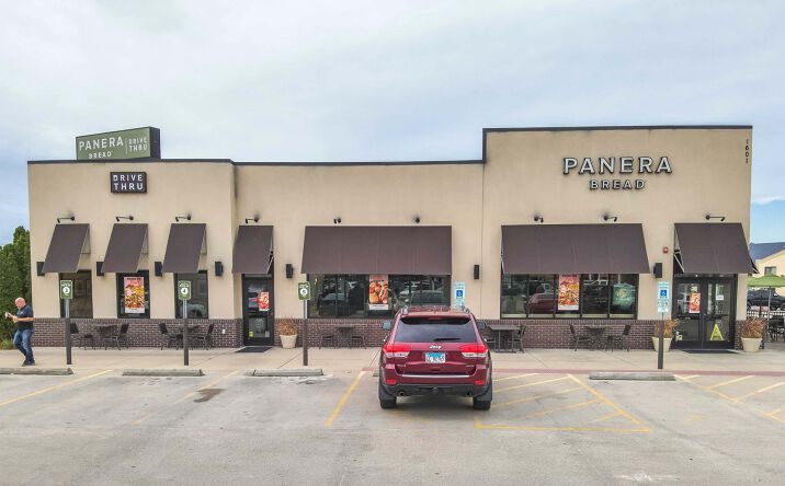 Pictures of Retail property located at 1601 Damron Ct, Effingham, IL 62401 for sales - image #1