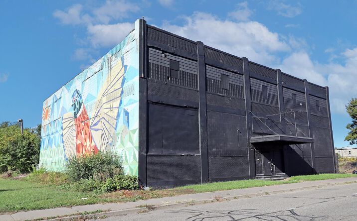 Pictures of Industrial property located at 2615 Rosa Parks Blvd, Detroit, MI 48216 for sales - image #1