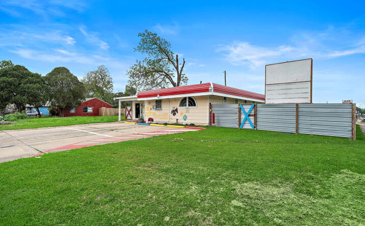 Pictures of Retail property located at 5639 Overdale St, Houston, TX 77033 for sales - image #1