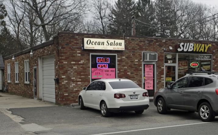 Pictures of Retail property located at 220 Laurel Rd, East Northport, NY 11731 for sales - image #1