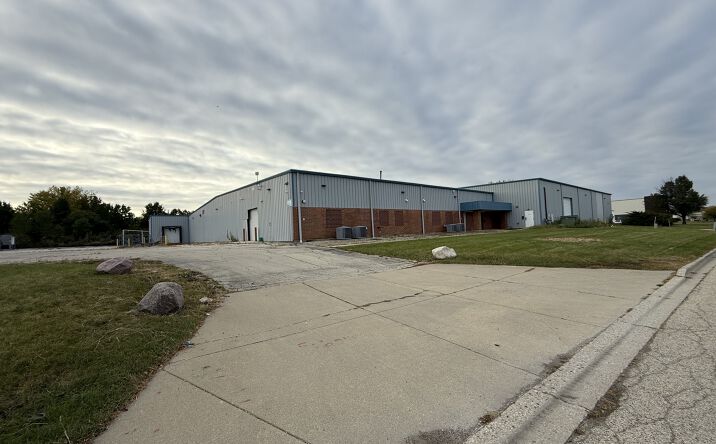 Pictures of Industrial property located at 740 Schneider Dr, South Elgin, IL 60177 for sales - image #1