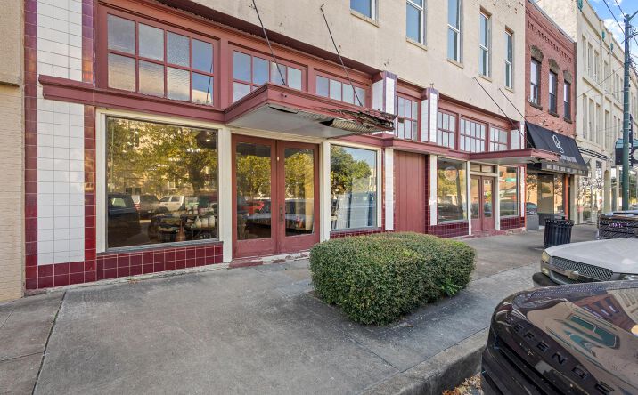 Pictures of Retail, Office, Mixed Use property located at 112 West Lamar Street, Sherman, TX 75090 for sales - image #1