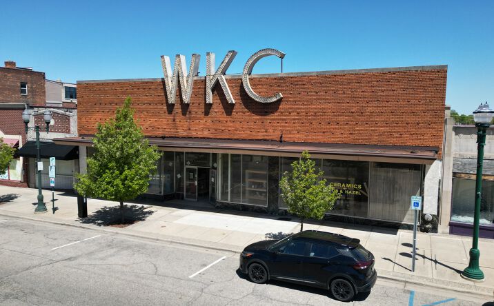 Pictures of Retail property located at 108 N Saginaw, Pontiac, MI 48342 for sales - image #1