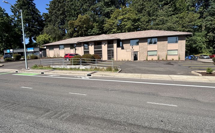 Pictures of Office property located at 2735 12th St SE, Salem, OR 97302 for sales - image #1
