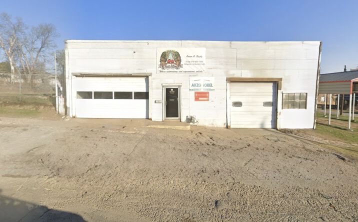 Pictures of Industrial, Retail property located at 208 W Trudgeon St, Henryetta, OK 74437 for sales - image #1
