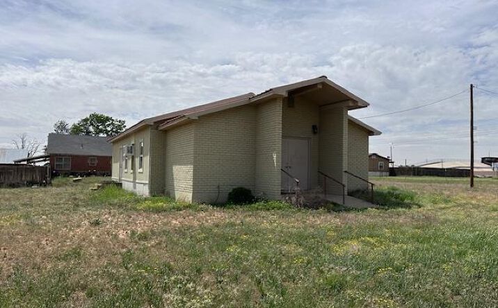 Pictures of Special Purpose property located at 835 Pine St, Colorado City, TX 79512 for sales - image #1