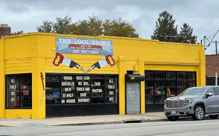 Pictures of Retail property located at 490 Jericho Turnpike, Hempstead, NY 11501 for sales - image #1