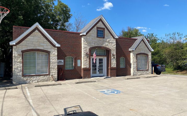 Pictures of Special Purpose property located at 800 W 2nd Avenue, Corsicana, TX 75110 for sales - image #1