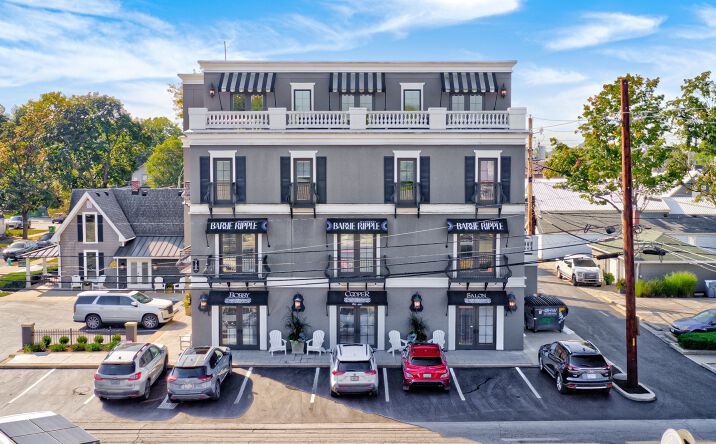 Pictures of Mixed Use, Office, Retail property located at 725 E 65th St, Indianapolis, IN 46220 for sales - image #1