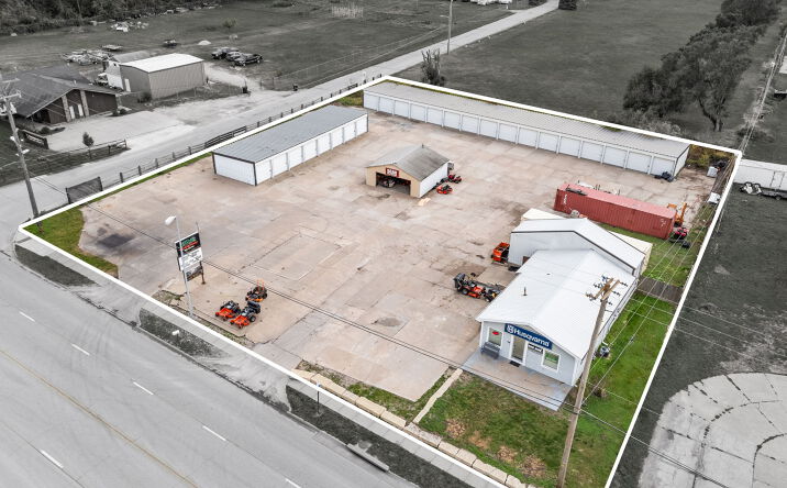 Pictures of Retail, Self Storage property located at 805 S Broad St, Fremont, NE 68025 for sales - image #1