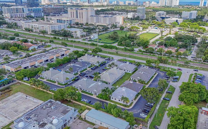 Pictures of Mixed Use, Office property located at 20810 W. Dixie Hwy, MIami, FL 33180 for sales - image #1