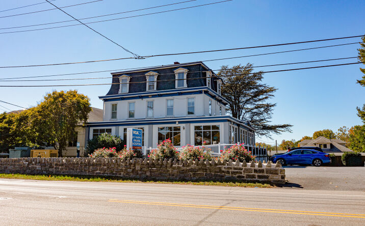 Pictures of Office, Retail property located at 820 W Springfield Rd, Springfield, PA 19064 for sales - image #1