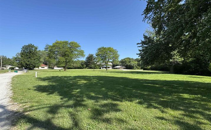 Pictures of Land, Self Storage property located at 2001 W Jackson St, Macomb, IL 61455 for sales - image #1