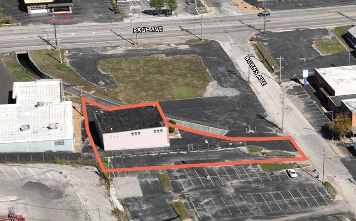 Pictures of Office property located at 1766 Burns Ave, St. Louis, MO 63132 for sales - image #1