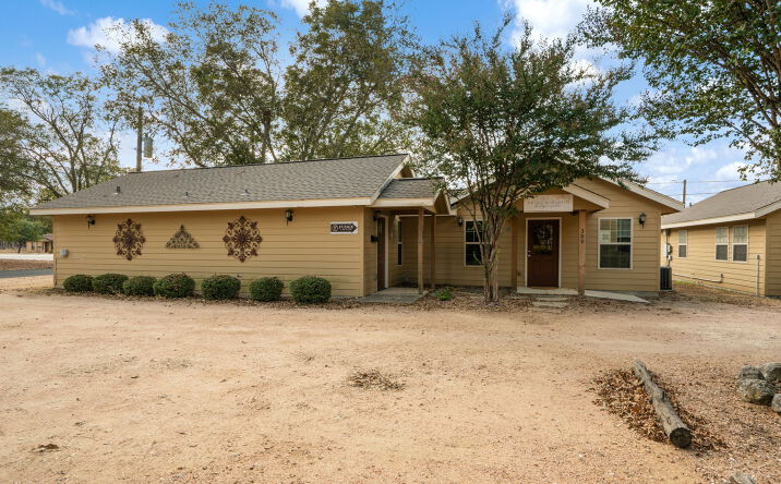 Pictures of Mixed Use, Office property located at 930 E Blanco Rd, Boerne, TX 78006 for sales - image #1