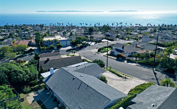 Pictures of Multifamily property located at 1914 Pelican Ave, Los Angeles, CA 90732 for sales - image #1