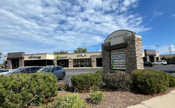 Pictures of Retail, Office property located at N79W14700 Appleton Ave, Menomonee Falls, WI 53051 for sales - image #1