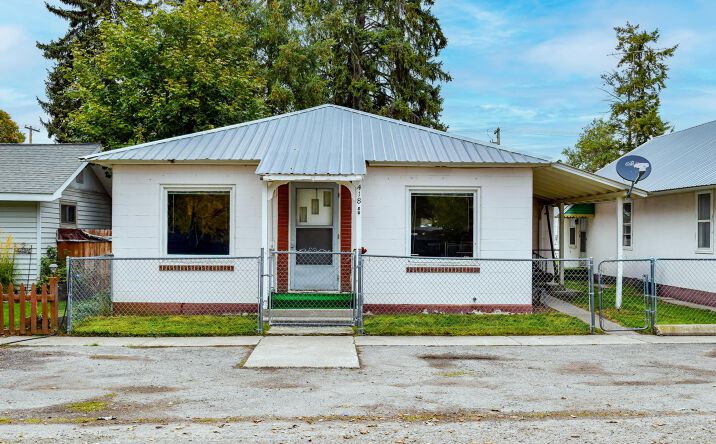 Pictures of Multifamily property located at 418 Buchanan Street SW 418 & 418 1/2, Ronan, MT 59864 for sales - image #1