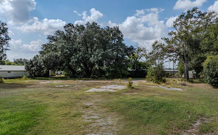 Pictures of Land property located at 1425 Elton Road, Jennings, LA 70546 for sales - image #1