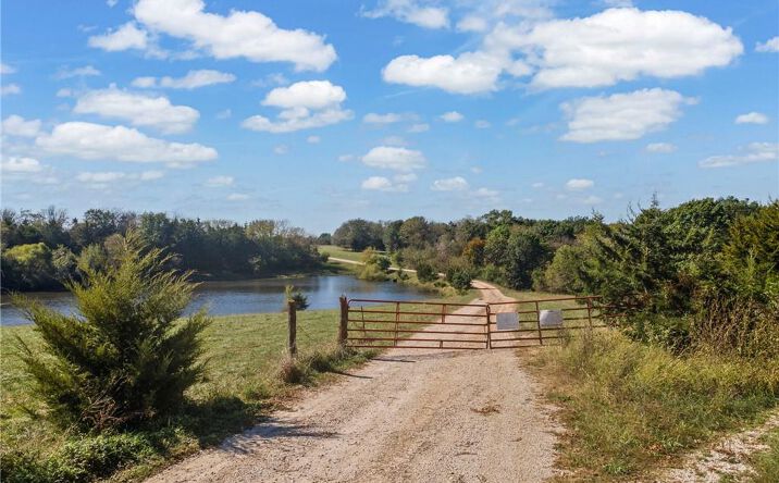Pictures of Land property located at Cherokee Lane, Blackwater, MO 65322 for sales - image #1