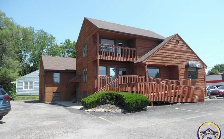 Pictures of Office, Retail property located at 1170 SW Mission AVE, Topeka, KS 66604 for sales - image #1