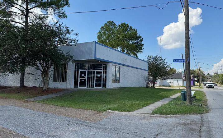 Pictures of Retail property located at 2286 Highland Rd, Baton Rouge, LA 70802 for sales - image #1