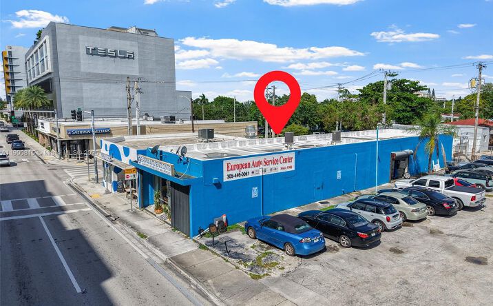 Pictures of Retail property located at 3771 Bird Rd, Miami, FL 33146 for sales - image #1