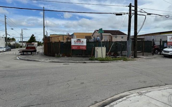 Pictures of Industrial property located at 2484 NW 21st Ter, Miami, FL 33142 for sales - image #1