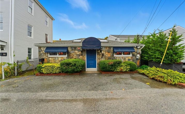 Pictures of Retail property located at 170 Franklin Street, Bristol, RI 02809 for sales - image #1