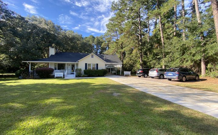 Pictures of Office, Mixed Use, Retail property located at 814 N Cedar Street, Summerville, SC 29483 for sales - image #1