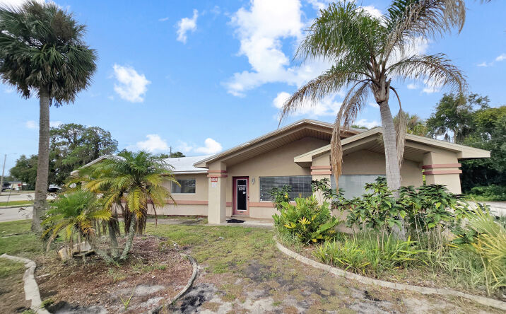 Pictures of Office property located at 600 N Eustis St, Eustis, FL 32726 for sales - image #1