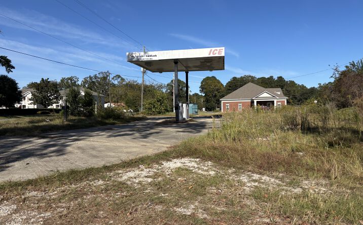 Pictures of Land, Retail property located at 664 plum St Jesup GA, Jesup, GA 31545 for sales - image #1