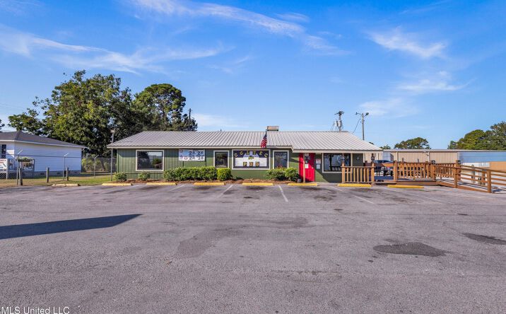 Pictures of Retail property located at 4901 Chicot Rd, Pascagoula, MS 39581 for sales - image #1