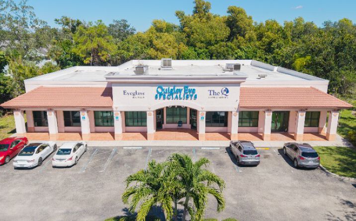 Pictures of Office, Retail property located at 675 Piper Blvd, Naples, FL 34110 for sales - image #1