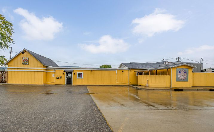 Pictures of Business for Sale, Retail, Industrial property located at 600 Fishermans Road, St. Joseph, MI 49085 for sales - image #1