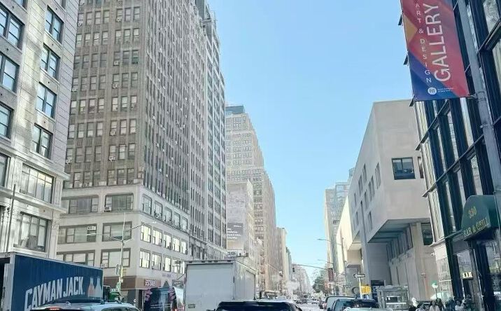 Pictures of Business for Sale, Retail property located at 3XX 7th Avenue, New York, NY 10001 for sales - image #1