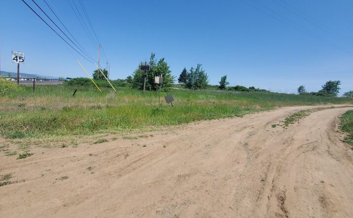 Pictures of Land property located at 0 Crater Lake Avenue 11.27, Medford, OR 97504 for sales - image #1