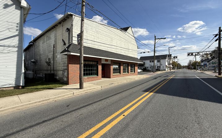 Pictures of Retail property located at 101 N Main St, Hurlock, MD 21643 for sales - image #1