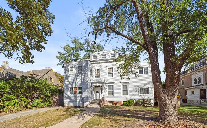 Pictures of Multifamily property located at 3933 Warwick, Kansas City, MO 64111 for sales - image #1