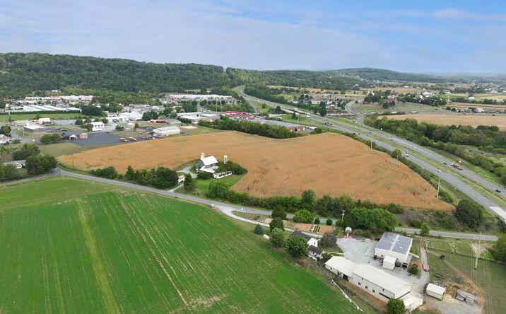 Pictures of Land property located at 200 Pleasant Valley Rd, Ephrata, PA 17522 for sales - image #1