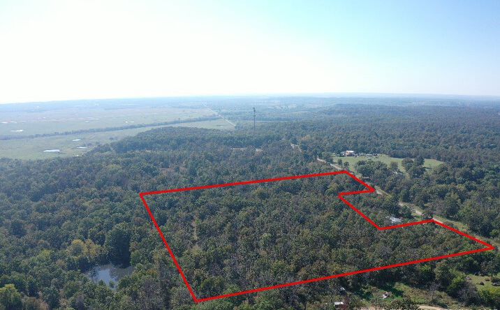 Pictures of Land property located at 3 N 4300 Road, Big Cabin, OK 74332 for sales - image #1