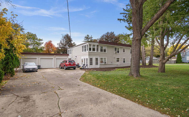 Pictures of Multifamily property located at 107 N Mallory Avenue, Batavia, IL 60510 for sales - image #1