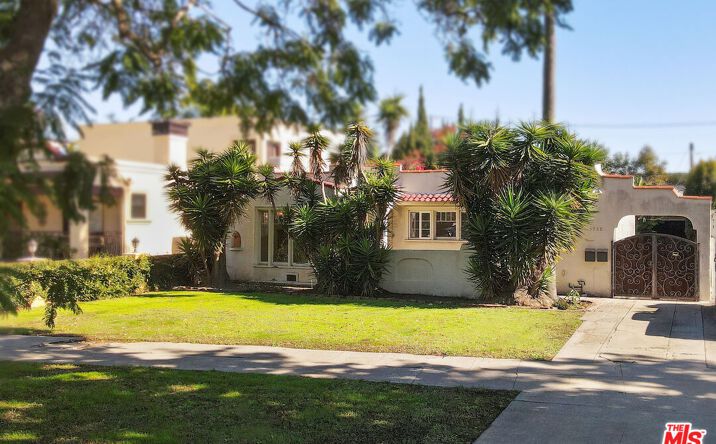 Pictures of Multifamily property located at 3938 East Blvd, Los Angeles, CA 90066 for sales - image #1