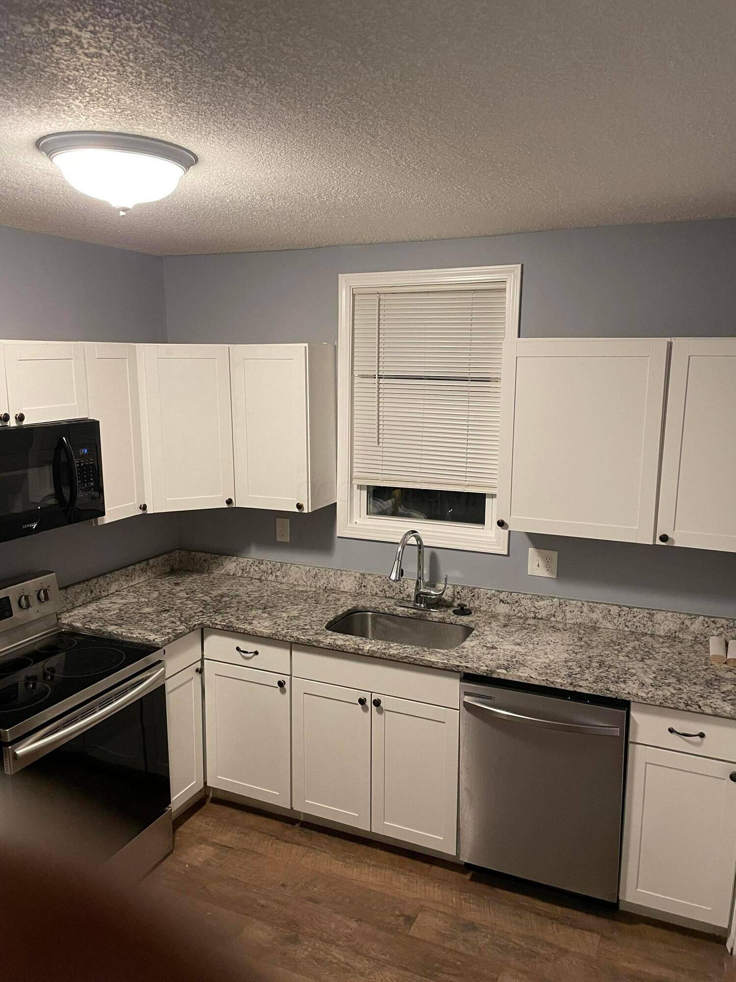 Listing photo #6