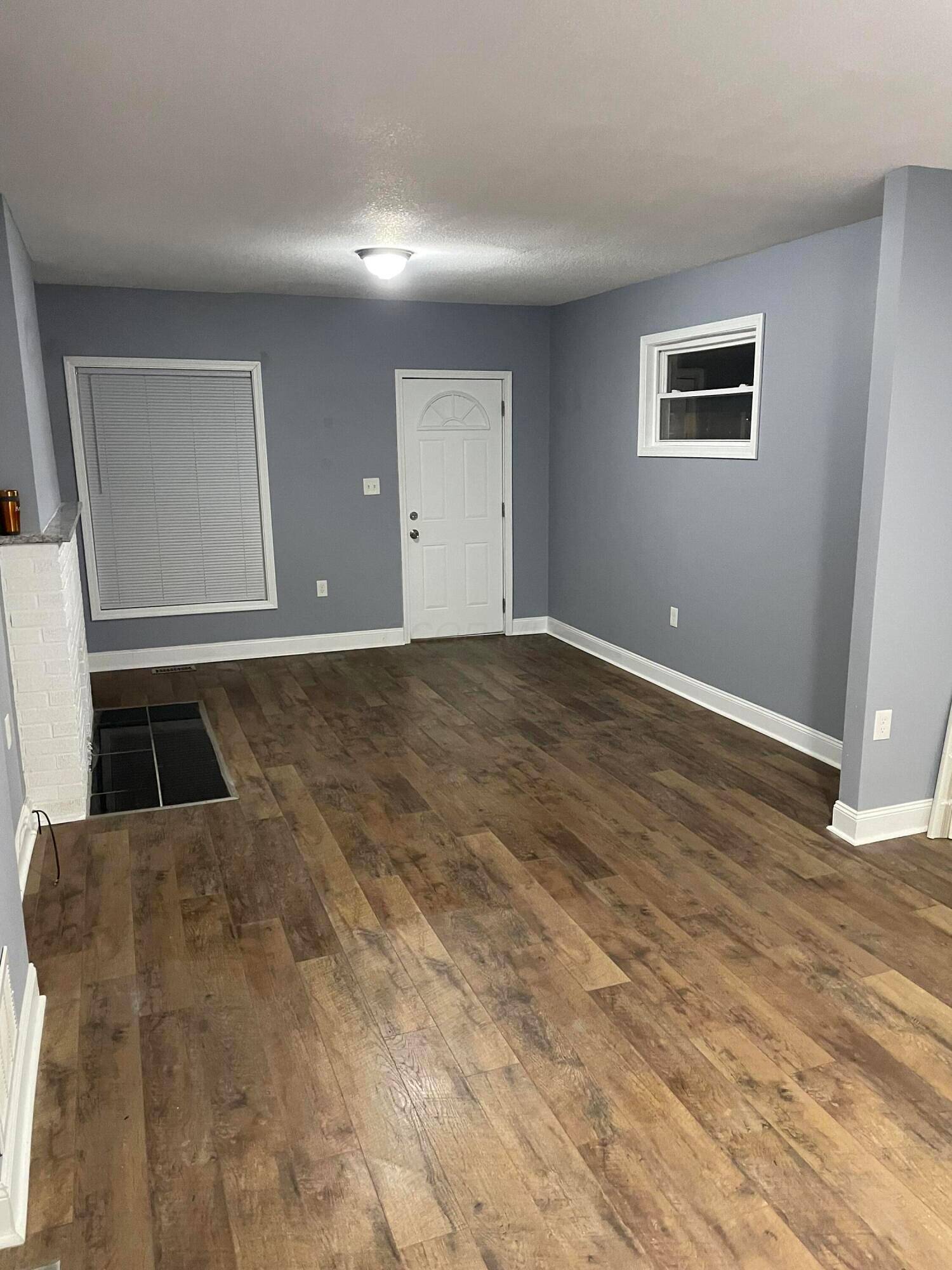 Listing photo #8