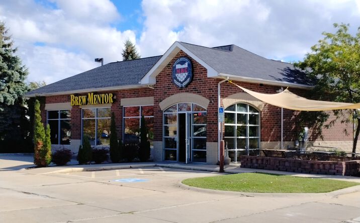 Pictures of Retail property located at 9528 Diamond Centre Dr, Mentor, OH 44060 for sales - image #1