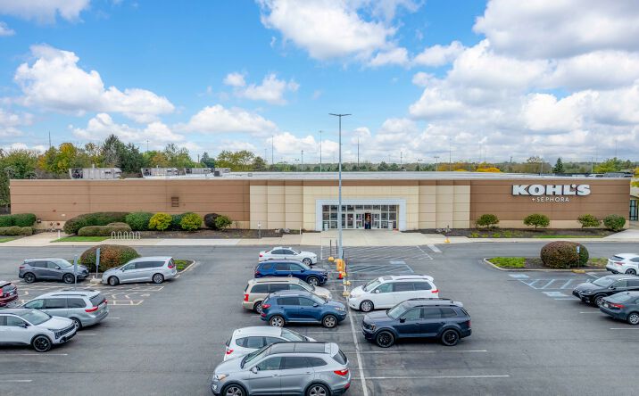 Pictures of Retail property located at 133 Huber Village Blvd, Westerville, OH 43081 for sales - image #1