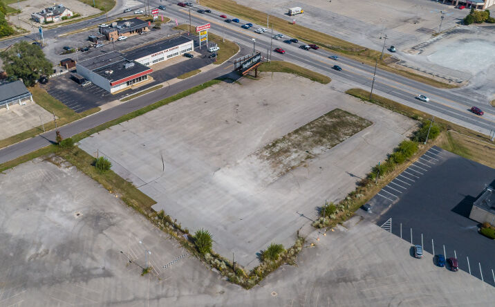 Pictures of Land property located at 1919 S Scatterfield Rd, Anderson, IN 46016 for sales - image #1